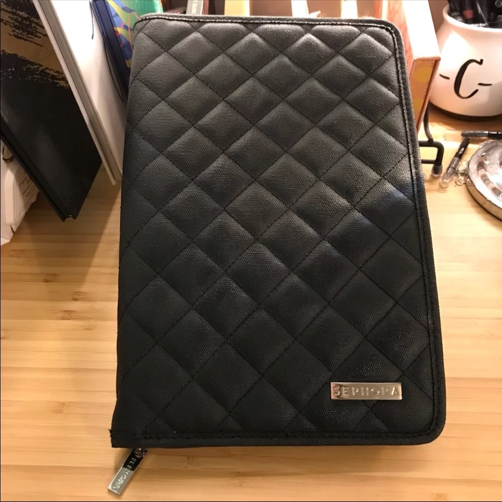 Master makeup brush folder